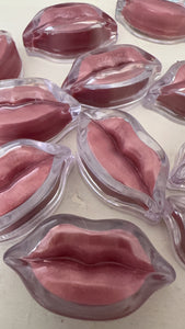 Lippy lips!!!! Vegan tinted lip conditioner 💕
